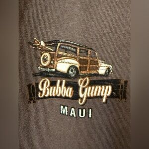 BUBBA GUMP SHRIMP CO. MAUI BROWN GRAPHIC TSHIRT